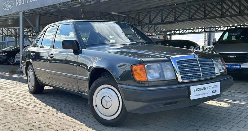 Mercedes-Benz W124 (1984-1993) cena 24400 przebieg: 239255, rok produkcji 1985 z Radom małe 436